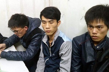 Hà Nội: Nam thanh niên nuốt hồng phiến vào bụng khi gặp 141