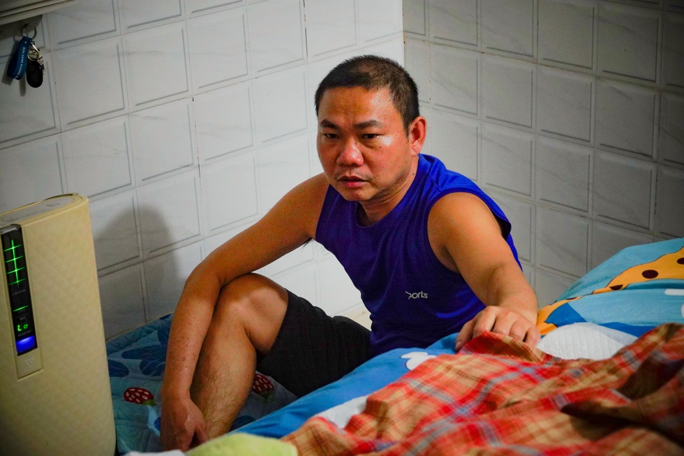 Nữ thợ tóc nằm liệt giường sau sinh và hành động không ngờ của người chồng - 4 Nữ thợ tóc nằm liệt giường sau sinh và hành động không ngờ của người chồng - 4