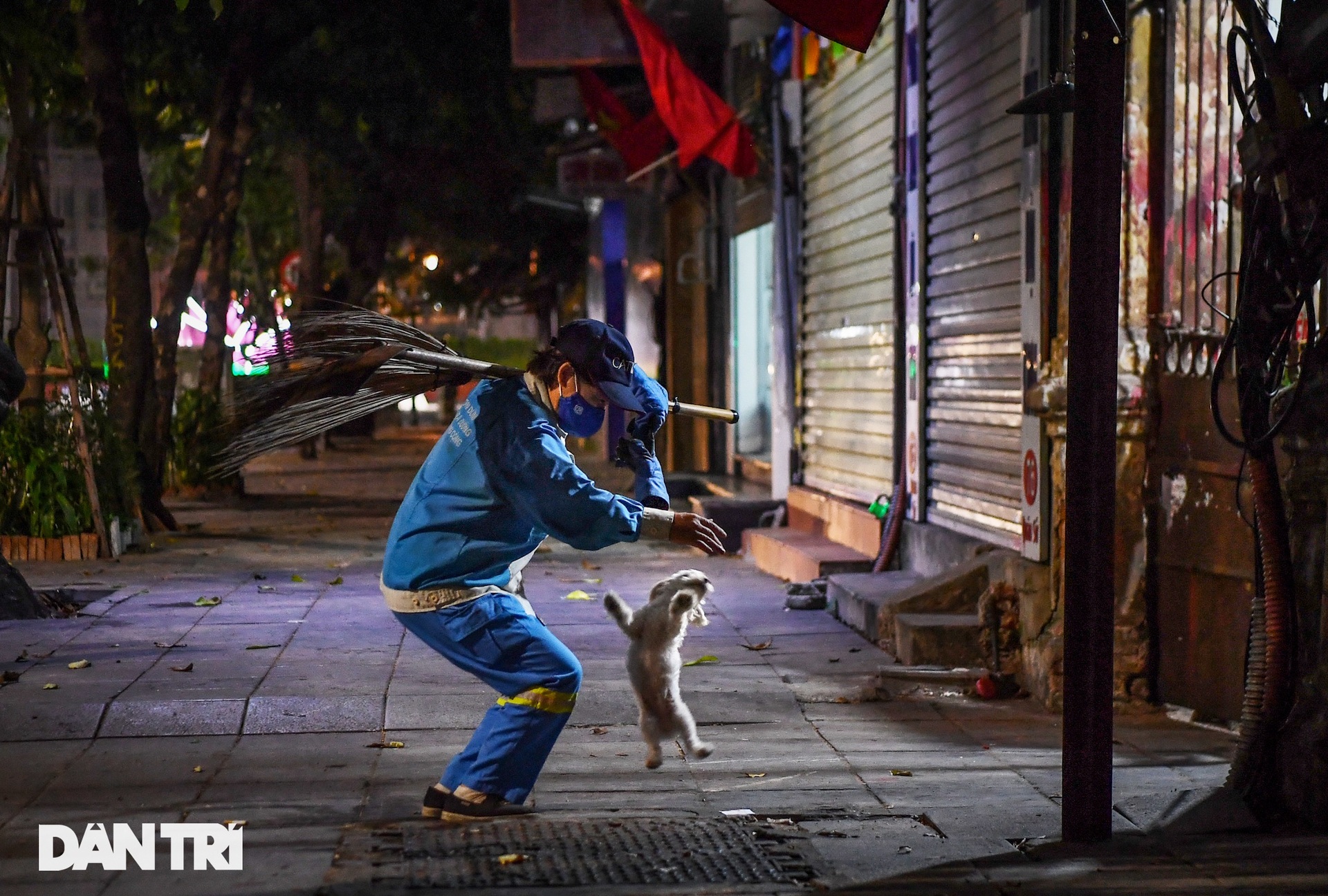 Ảnh ấn tượng tuần: Biển người đổ về cửa ngõ TPHCM đi các tỉnh miền Tây - 10 Ảnh ấn tượng tuần: Biển người đổ về cửa ngõ TPHCM đi các tỉnh miền Tây - 10