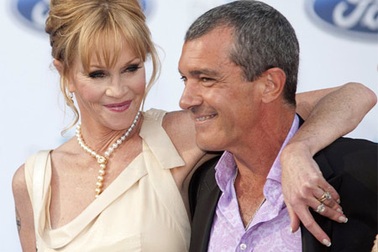 Vợ chồng sao phim “Mặt nạ Zorro” đã chia tay nhau