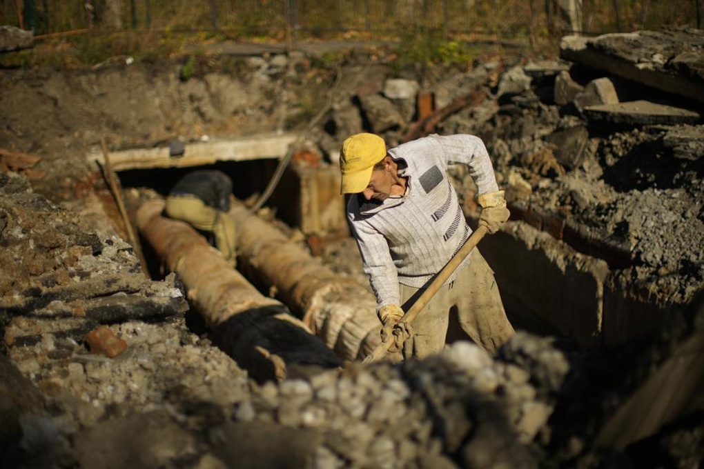Thiếu năng lượng, người Ukraine lo sợ trước mùa đông khắc nghiệt - 3 Thiếu năng lượng, người Ukraine lo sợ trước mùa đông khắc nghiệt - 3