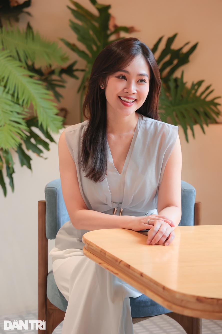 MC Thùy Linh VTV: Chồng kém 5 tuổi cưng chiều, U40 không áp lực sinh con - 3