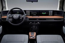 Honda "học" hãng xe khởi nghiệp Trung Quốc chơi màn hình siêu rộng