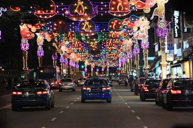 Khi thành phố lên đèn...