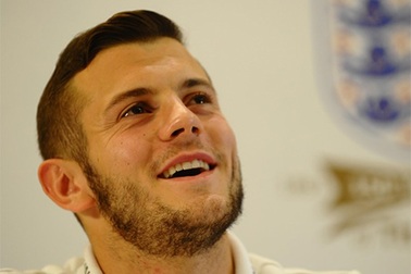 Wilshere bị “ném đá” dữ dội sau lời phát biểu hớ