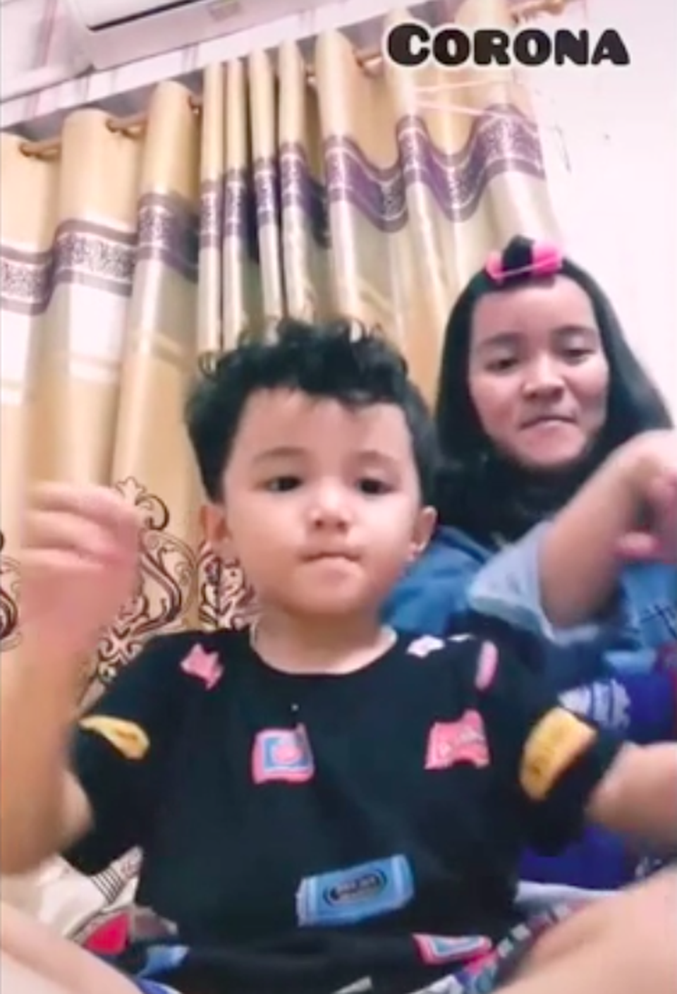 Video giới trẻ thi nhau cover vũ điệu rửa tay trên mạng xã hội - 1 Video giới trẻ thi nhau cover vũ điệu rửa tay trên mạng xã hội - 1