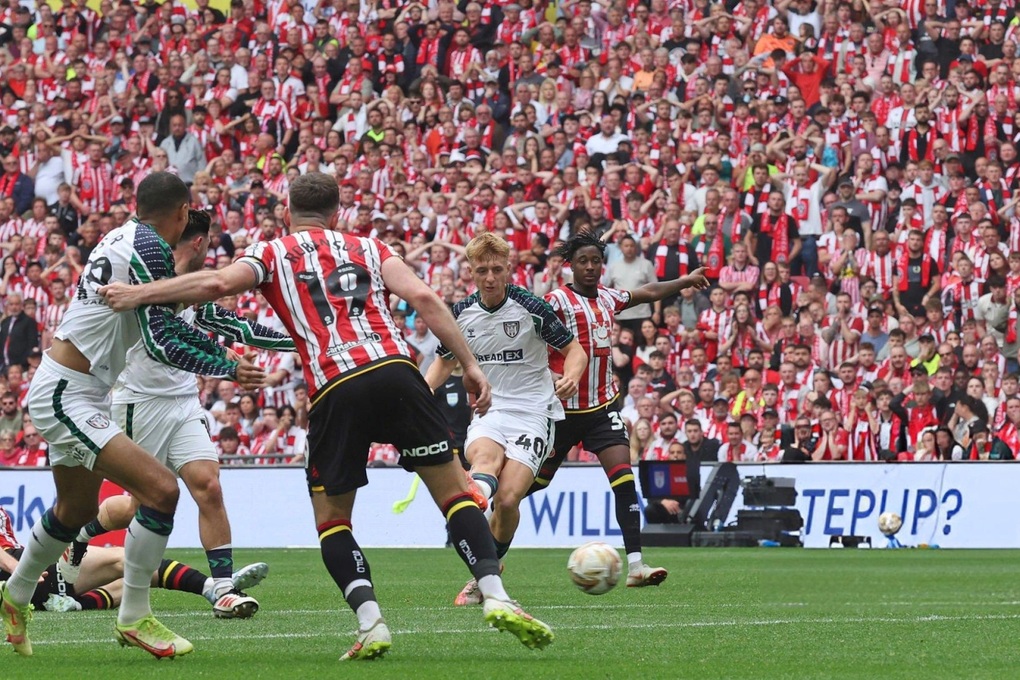Sunderland bất ngờ chiến thắng trận đấu đắt giá nhất hành tinh - 1 Sunderland bất ngờ chiến thắng trận đấu đắt giá nhất hành tinh - 1