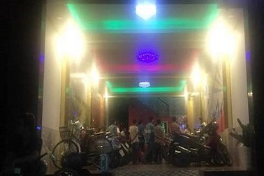 Tranh cãi chuyện giá cả, chủ quán karaoke đâm chết khách hát