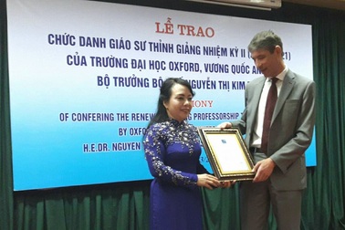 Bộ trưởng Y tế là Giáo sư thỉnh giảng Đại học Oxford danh tiếng