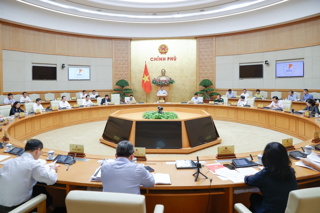Thủ tướng: Không thể vấn đề nhỏ cũng phải trình Trung ương quyết - 2 Thủ tướng: Không thể vấn đề nhỏ cũng phải trình Trung ương quyết - 2