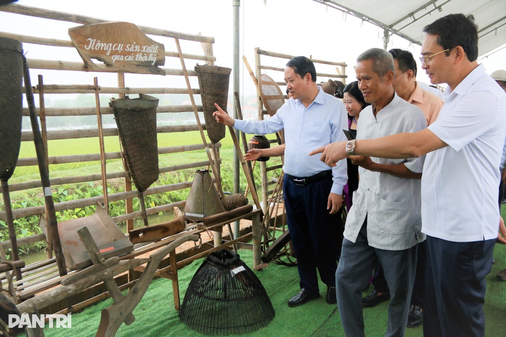 Dấu chân Bác Hồ trên cánh đồng Chằm chống hạn năm xưa - 2 Dấu chân Bác Hồ trên cánh đồng Chằm chống hạn năm xưa - 2