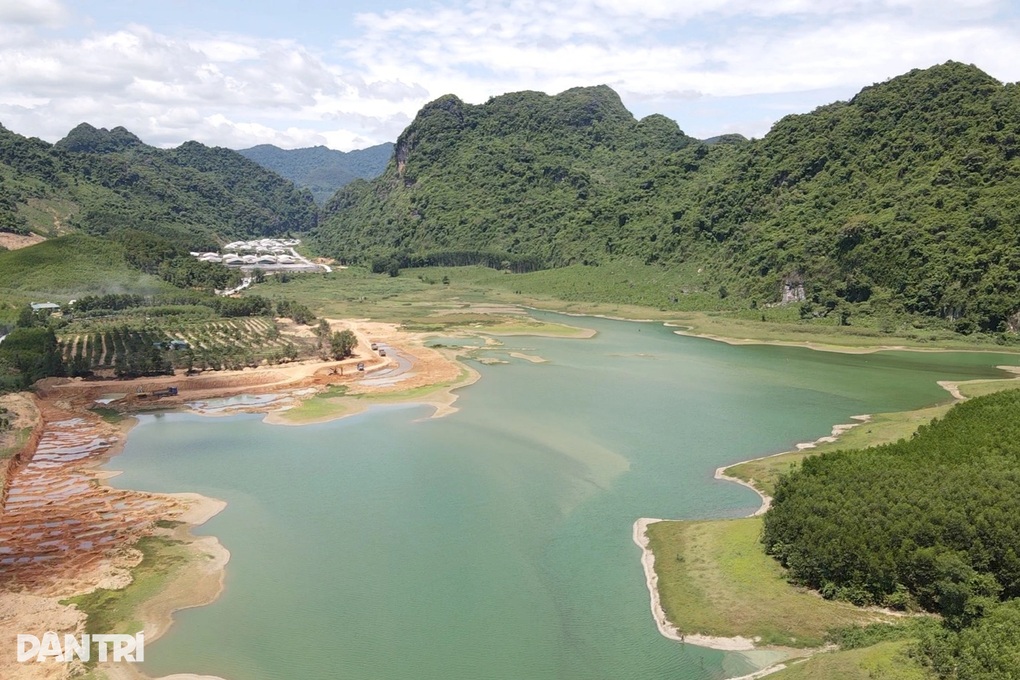 Quảng Bình: Trang trại lợn phát tán mùi hôi, dân phải đeo khẩu trang đi ngủ - 3 Quảng Bình: Trang trại lợn phát tán mùi hôi, dân phải đeo khẩu trang đi ngủ - 3