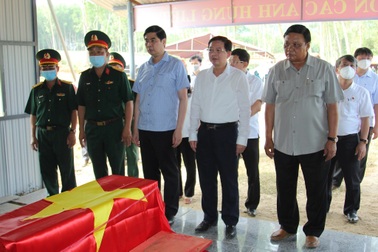 Khai quật, quy tập nhiều hài cốt liệt sĩ tại hố chôn tập thể