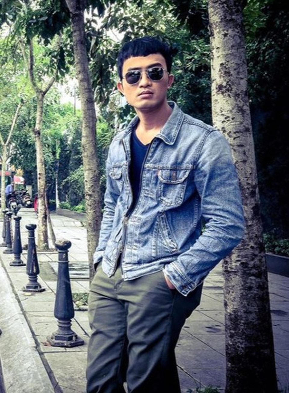 Doãn Quốc Đam Hướng dương ngược nắng thoát mác... giang hồ bụi bặm - 5 Doãn Quốc Đam Hướng dương ngược nắng thoát mác... giang hồ bụi bặm - 5