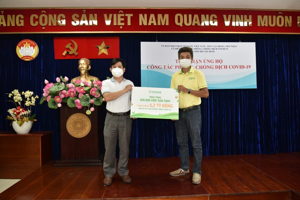 Vinasoy trao tặng một triệu hộp sữa, tiếp sức cộng đồng chống dịch - 2 Vinasoy trao tặng một triệu hộp sữa, tiếp sức cộng đồng chống dịch - 2