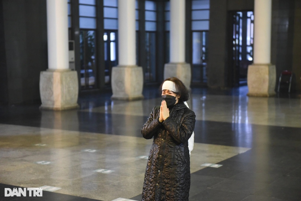 NSND Thu Hà, Trung Hiếu cùng dàn nghệ sĩ đưa tiễn NSƯT Tiến Hợi - 2