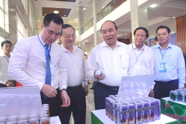 Thủ tướng: Ở nông thôn Bắc Bộ, nhiều gia đình đã có nhà lầu, xe hơi