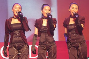 Nhóm Mây Trắng lên kế hoạch đám cưới tập thể