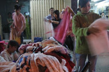 TPHCM: Áo ấm giá rẻ tràn phố