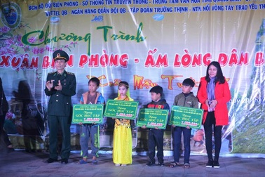 Quảng Bình: “Xuân Biên phòng - Ấm lòng dân biên giới”