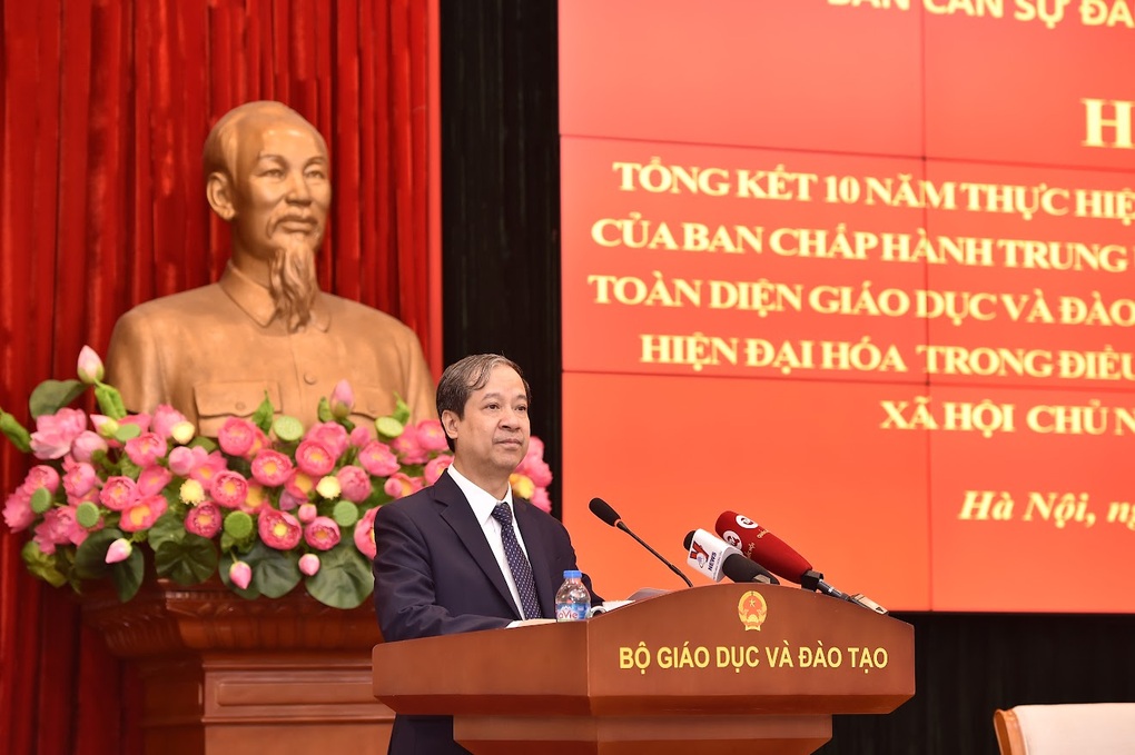 Tiền và con người, hai từ khóa quan trọng trong đầu tư giáo dục - 1 Tiền và con người, hai từ khóa quan trọng trong đầu tư giáo dục - 1