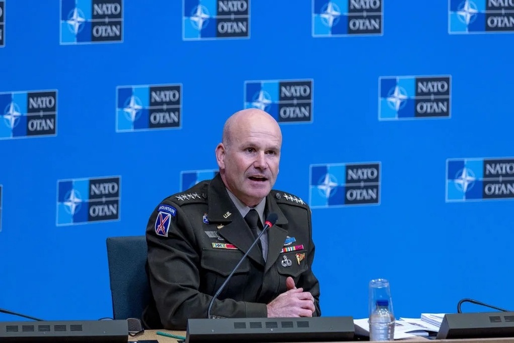 Tướng NATO đánh giá quân đội Ukraine đang có chiến lược rất tốt - 1 Tướng NATO đánh giá quân đội Ukraine đang có chiến lược rất tốt - 1