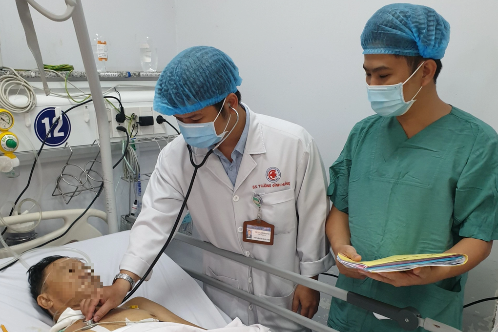 Chạy đua với thời gian, cứu bệnh nhân vỡ phình động mạch chủ bụng - 1 Chạy đua với thời gian, cứu bệnh nhân vỡ phình động mạch chủ bụng - 1