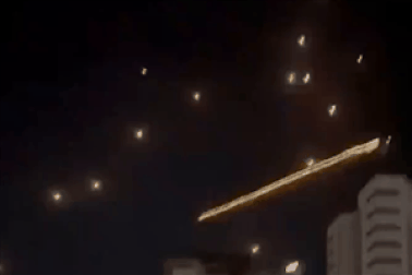 Màn đánh chặn "rực lửa" của Vòm Sắt Israel trước "mưa" rocket từ Gaza