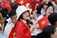 Cảm xúc đọng lại sau đại lễ kỷ niệm 50 năm thống nhất đất nước