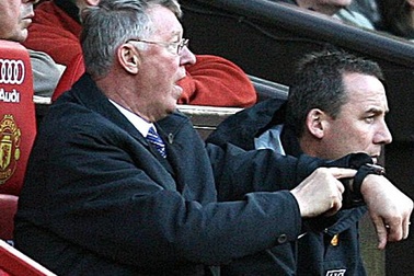 Ferguson chỉ trích trọng tài Wiley vì... thiếu phút bù giờ