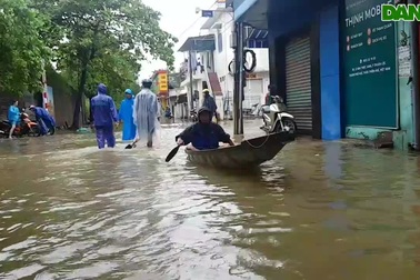Nước lũ bủa vây toàn bộ TP Huế