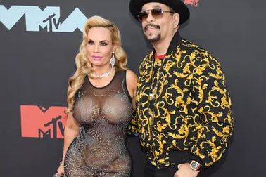 Coco táo bạo với váy xuyên thấu