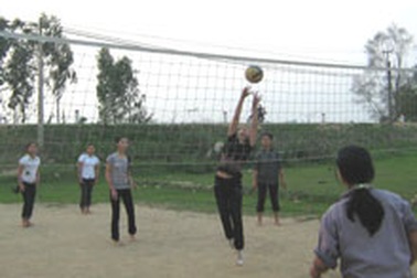 Thôn nữ nghiền bóng chuyền