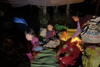 Nghe tin đồn vỡ đập trên mạng, người dân hoảng hốt sơ tán trong đêm