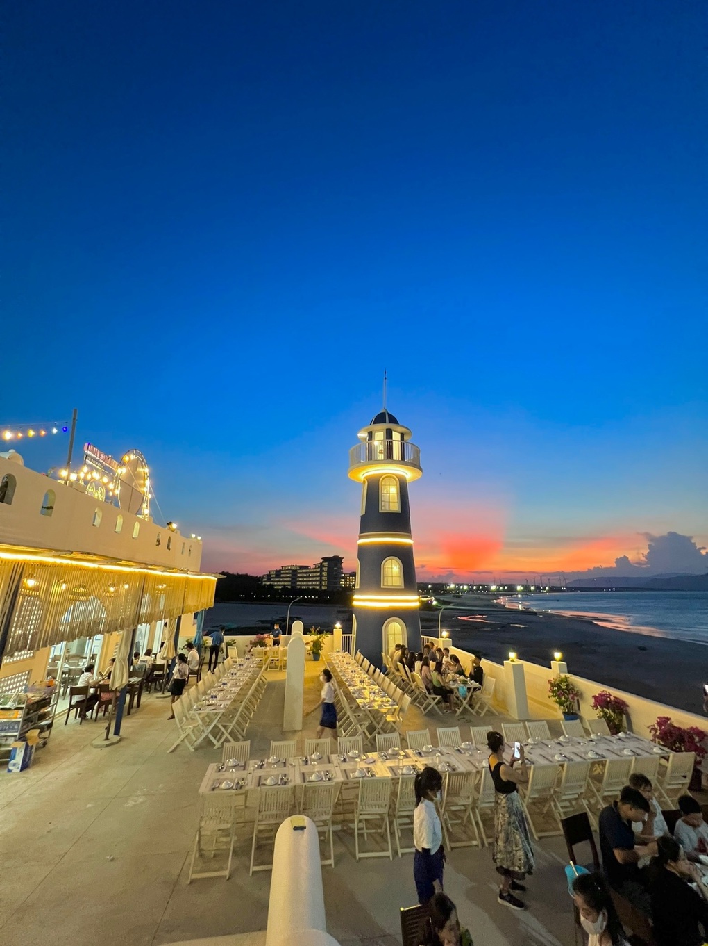 Trải nghiệm ẩm thực ở nhà hàng hải đăng phong cách Santorini độc đáo ở Quy Nhơn - 3 Trải nghiệm ẩm thực ở nhà hàng hải đăng phong cách Santorini độc đáo ở Quy Nhơn - 3