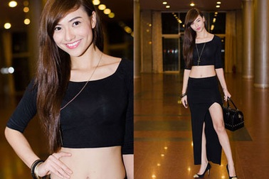 Hồng Quế hở eo, khoe chân khi đi xem ca nhạc