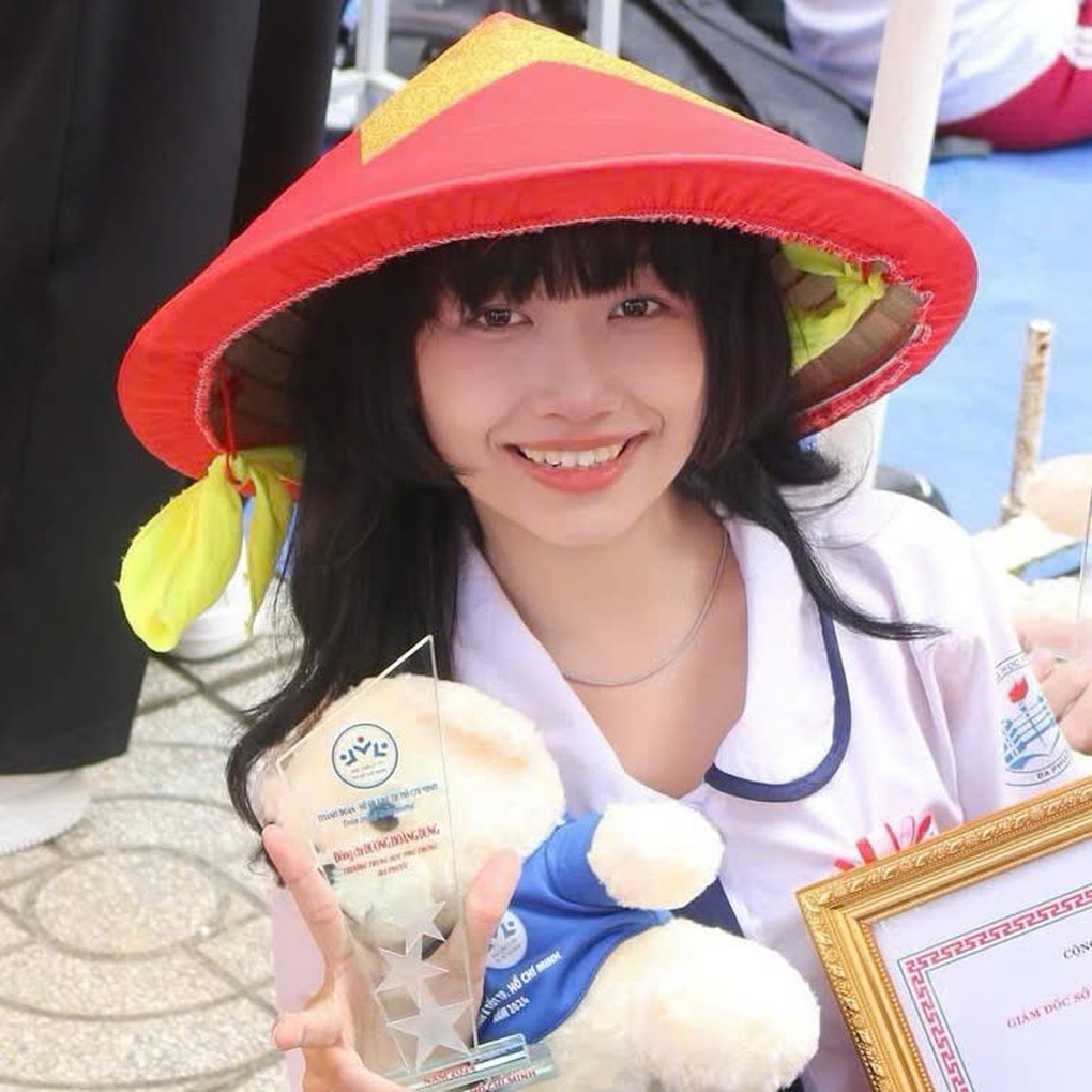 Nữ sinh nói lời gan ruột chuyện cựu chiến binh bị đối xử vô lễ - 4 Nữ sinh nói lời gan ruột chuyện cựu chiến binh bị đối xử vô lễ - 4