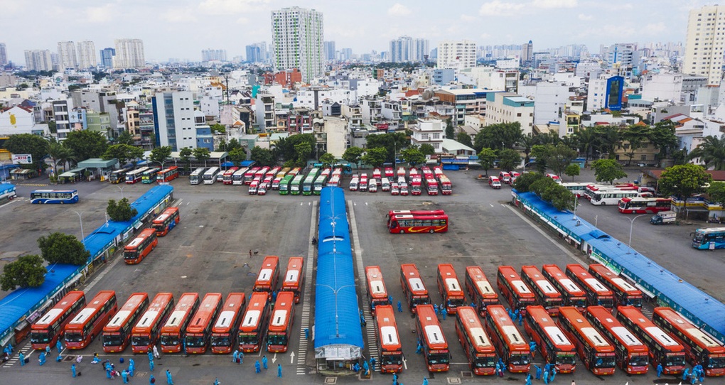 Cách Tập đoàn Phương Trang vượt qua khó khăn từ Covid-19 - 1