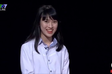 Nữ sinh Nghệ An biết nói 7 thứ tiếng khoe tài hát rap