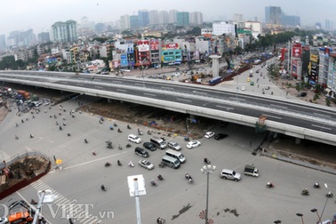 Đi thế nào tại đường cao tốc trên cao đầu tiên ở Hà Nội?