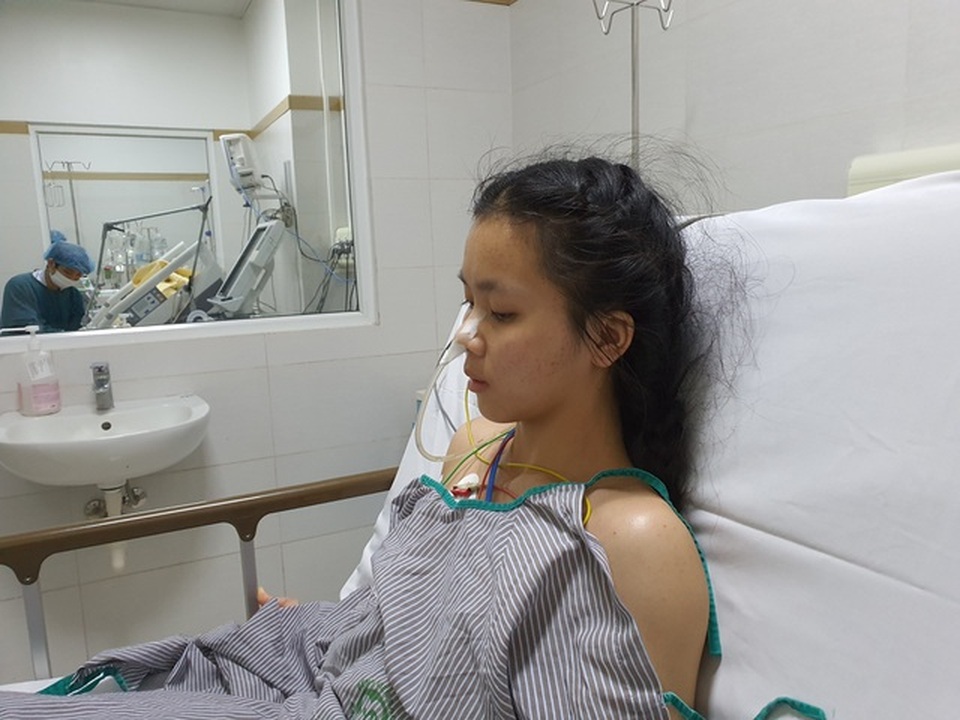 Cô gái mắc bệnh viêm não hiếm gặp được bạn đọc giúp đỡ vượt qua số phận - 3 Cô gái mắc bệnh viêm não hiếm gặp được bạn đọc giúp đỡ vượt qua số phận - 3