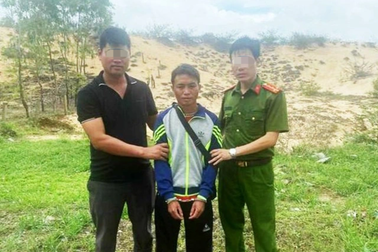 Khởi tố người chồng đâm vợ trọng thương tại phiên hòa giải ly hôn