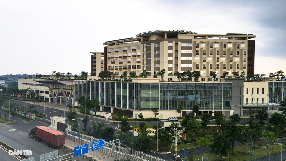 Bệnh viện Ung bướu cơ sở 2 với 1.000 giường bệnh đi vào hoạt động - 2 Bệnh viện Ung bướu cơ sở 2 với 1.000 giường bệnh đi vào hoạt động - 2
