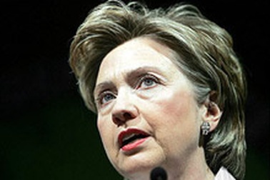 Hillary Clinton tấn công Bush