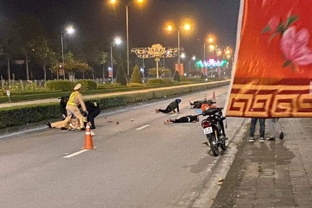 Xử lý nghiêm hành vi chống đối cảnh sát giao thông để tránh nhờn thuốc - 1 Xử lý nghiêm hành vi chống đối cảnh sát giao thông để tránh nhờn thuốc - 1