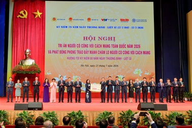 Ngành ngân hàng ủng hộ 300 tỷ đồng để chăm lo người có công