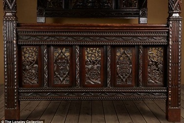 Chiếc giường phế liệu bất ngờ thành cổ vật giá 700 tỉ đồng