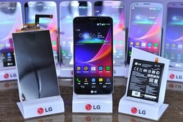 LG bắt đầu bán smartphone màn hình cong ra thị trường thế giới