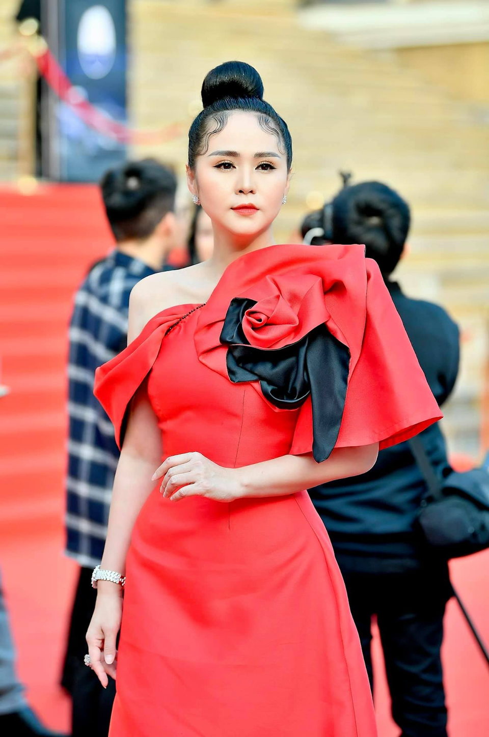 Bùi Thanh Hương xuất hiện nổi bật chiếm trọn spotlight trên thảm đỏ Khơi nguồn vẻ đẹp Việt - 5 Bùi Thanh Hương xuất hiện nổi bật chiếm trọn spotlight trên thảm đỏ Khơi nguồn vẻ đẹp Việt - 5