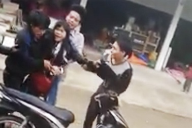 Trộm vợ - Sơn nữ chưa kịp lớn đã làm mẹ trẻ con!